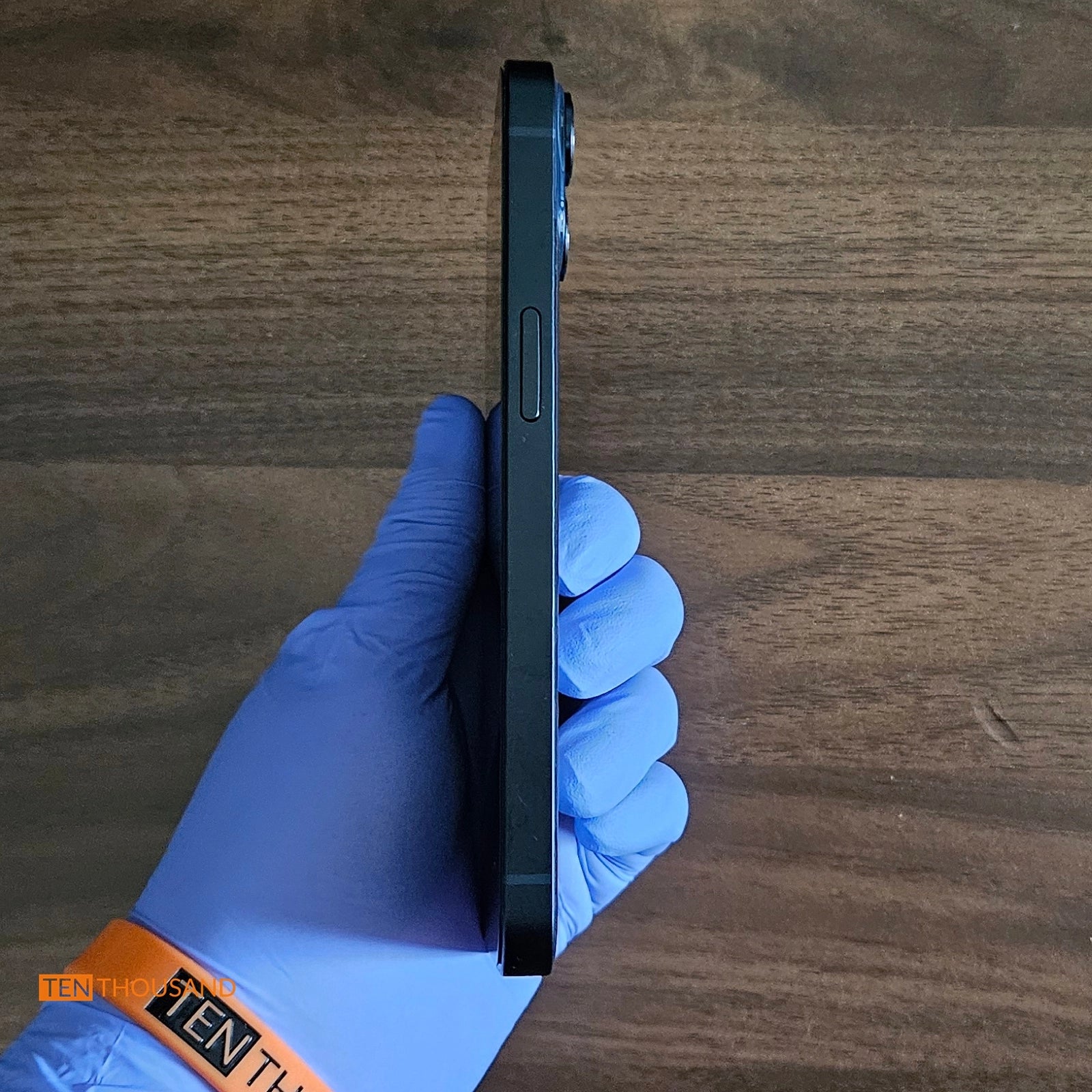 Side profile of iPhone 14 hidden camera phone with no increase in thickness